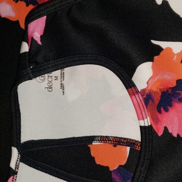 Decree Black Floral Crop Top Size M - Picture 6 of 9